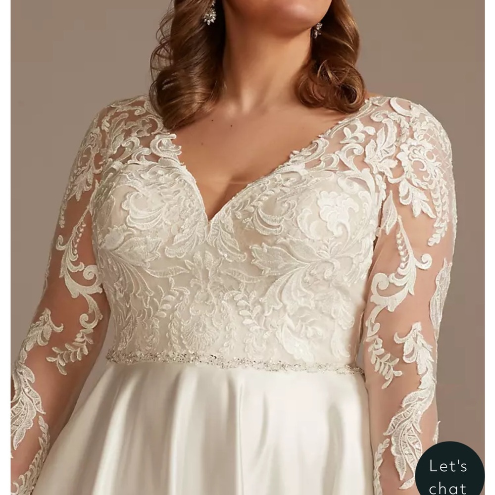 Elegant Lace Long Sleeve Wedding Dress - Picture 1 of 4